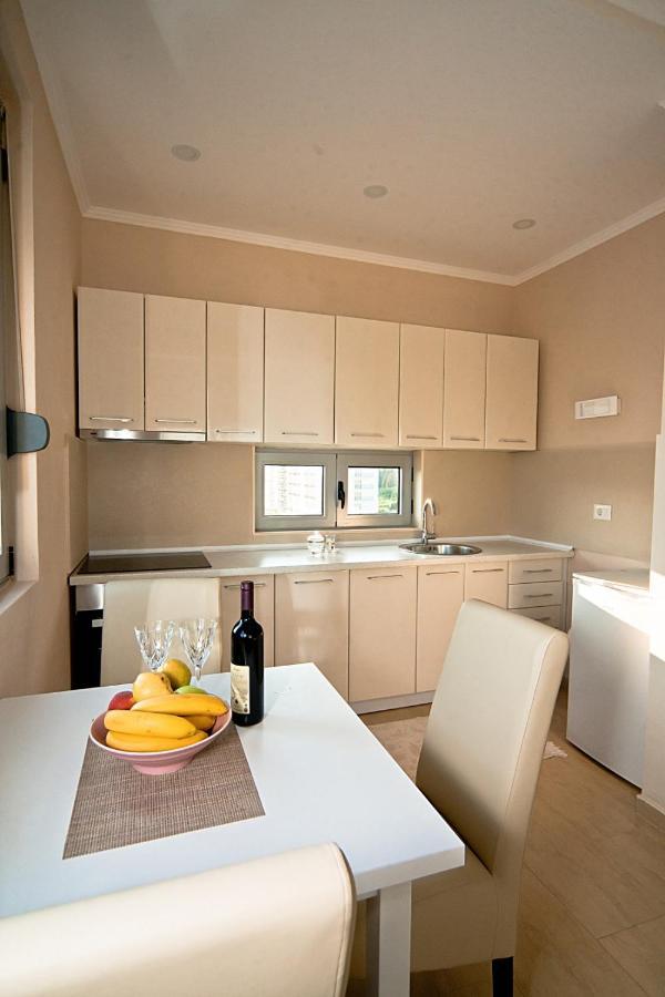 Apartments Jasmina Ulcinj Esterno foto